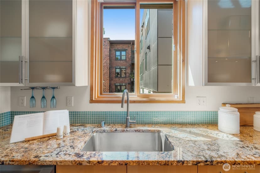 Property photo for 1122 Broadway E #301, Seattle photo 10