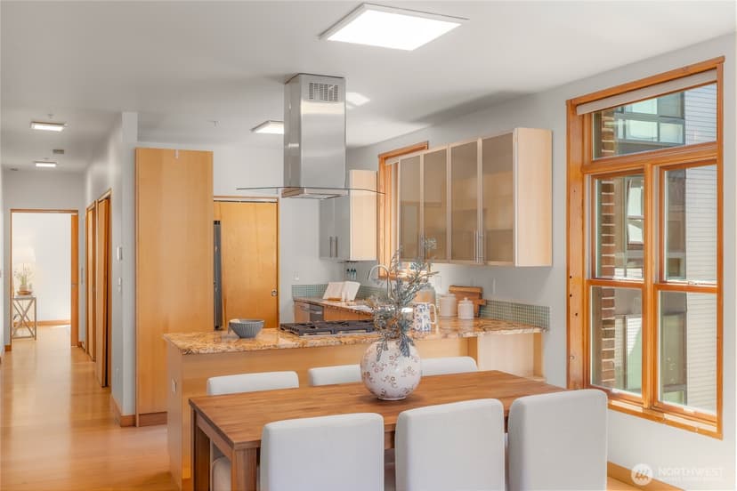 Property photo for 1122 Broadway E #301, Seattle photo 4