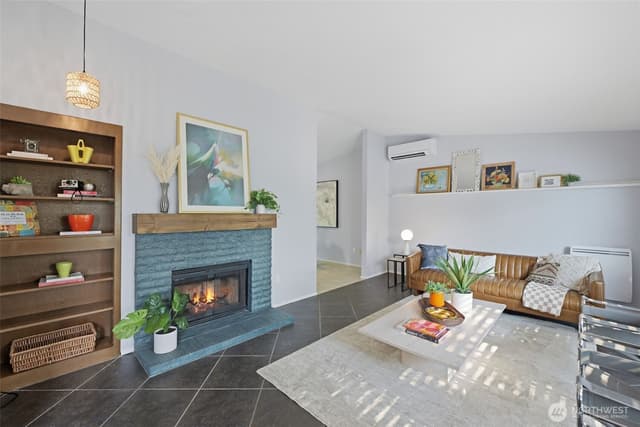 Property photo for 9907 74th Street SW, Lakewood photo 3
