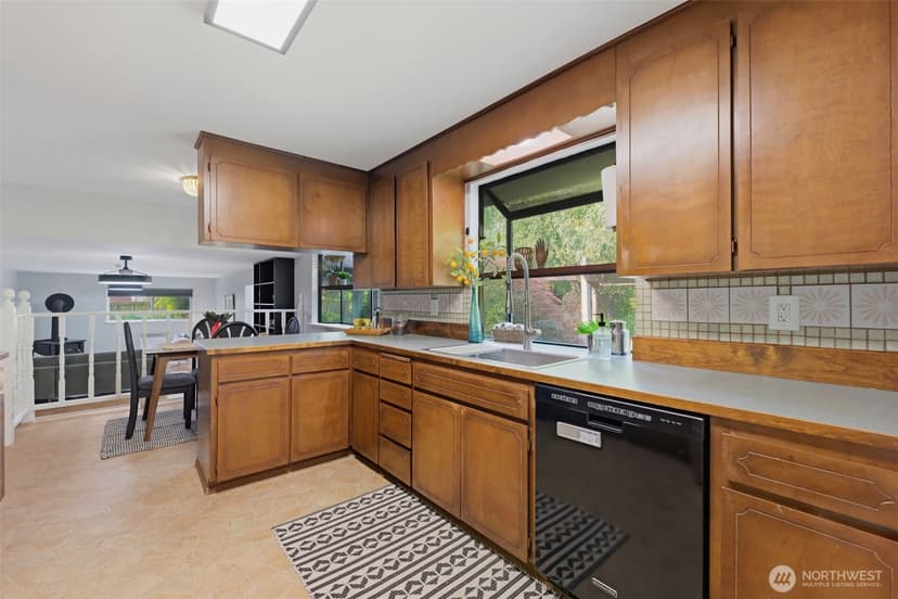 Property photo for 9907 74th Street SW, Lakewood photo 8