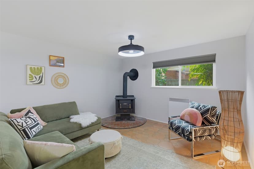 Property photo for 9907 74th Street SW, Lakewood photo 14