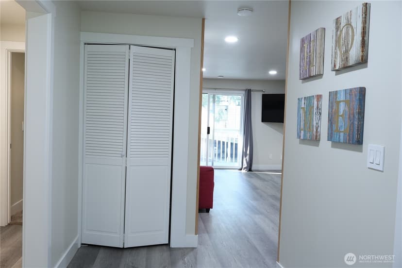 Property photo for 14517 NE 40th Street #F103, Bellevue photo 4