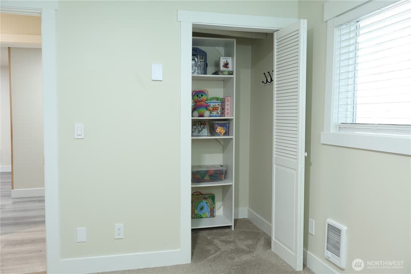 Property photo for 14517 NE 40th Street #F103, Bellevue photo 19