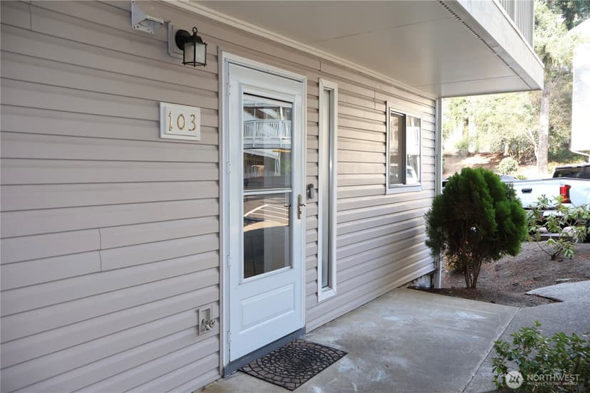 Property photo for 14517 NE 40th Street #F103, Bellevue photo 32