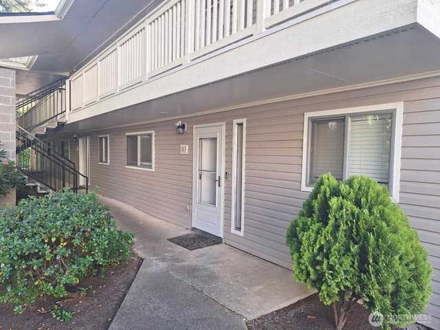 Property photo for 14517 NE 40th Street #F103, Bellevue photo 2