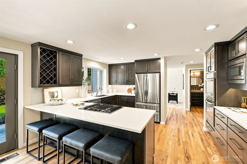 Property photo for 4025 262nd Place SE, Sammamish photo 3
