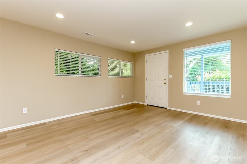 Property photo for 11049 18th Avenue SW, Seattle photo 6