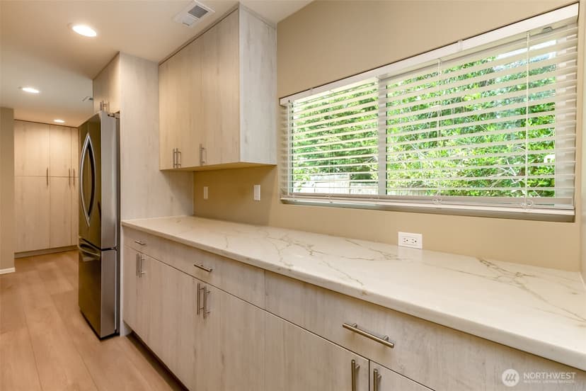 Property photo for 11049 18th Avenue SW, Seattle photo 8