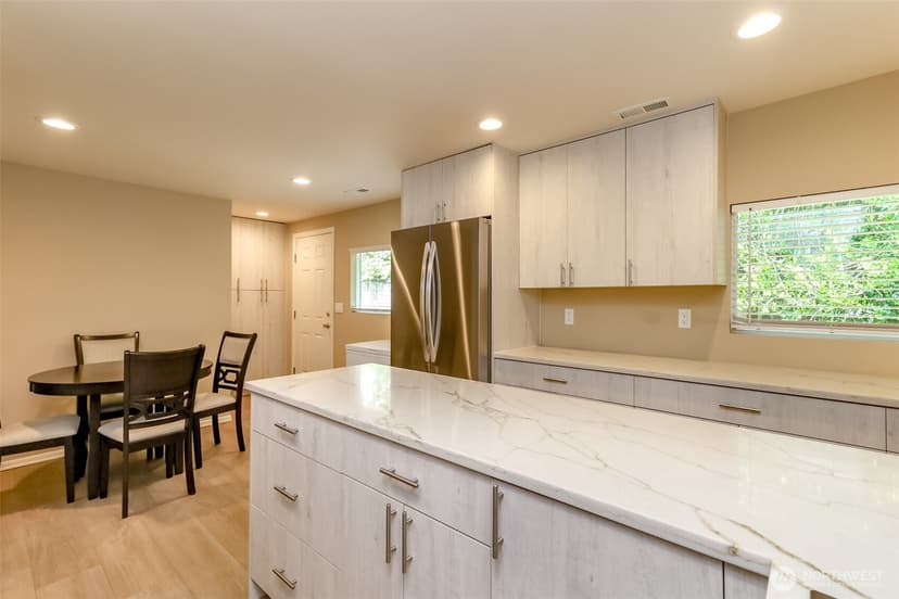Property photo for 11049 18th Avenue SW, Seattle photo 9