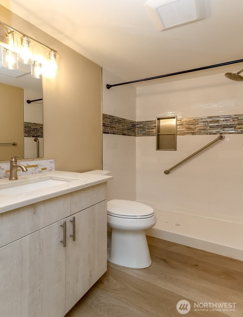 Property photo for 11049 18th Avenue SW, Seattle photo 15