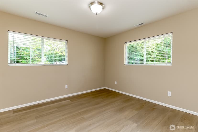 Property photo for 11049 18th Avenue SW, Seattle photo 16