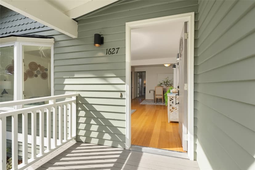 Property photo for 1627 33rd Avenue, Seattle photo 7
