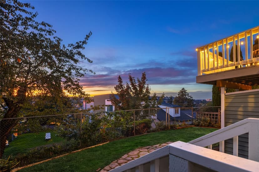 Property photo for 1627 33rd Avenue, Seattle photo 33