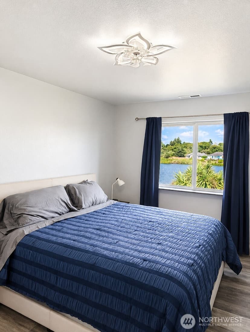 Property photo for 570 Weatherwax Loop NE, Ocean Shores photo 27