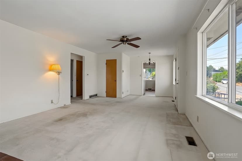 Property photo for 5900 34th Avenue SW, Seattle photo 6
