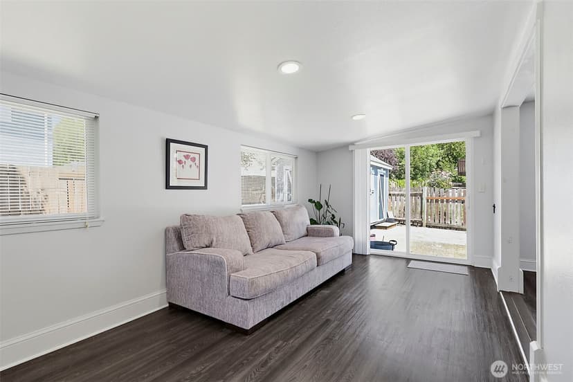 Property photo for 914 S 30th Place, Renton photo 11