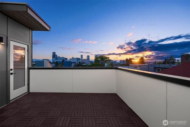 Property photo for 821 B 17th Avenue, Seattle