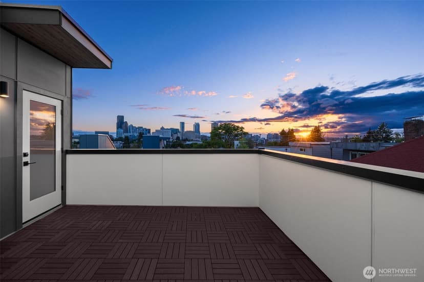 Property photo for 821 B 17th Avenue, Seattle