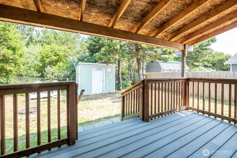 Property photo for 320 Marine View Drive SW, Ocean Shores photo 12
