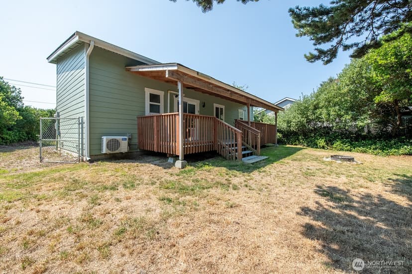 Property photo for 320 Marine View Drive SW, Ocean Shores photo 13
