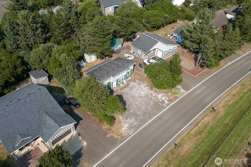 Property photo for 320 Marine View Drive SW, Ocean Shores photo 14