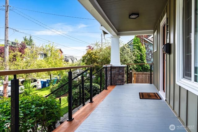 Property photo for 127 NE 58th Street, Seattle photo 3