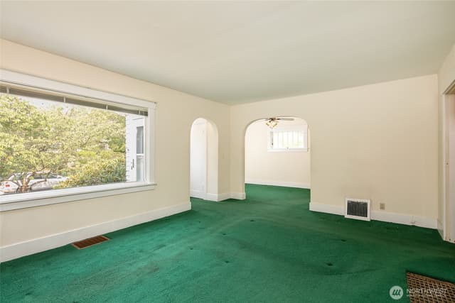 Property photo for 6016 34th Avenue NE, Seattle photo 2