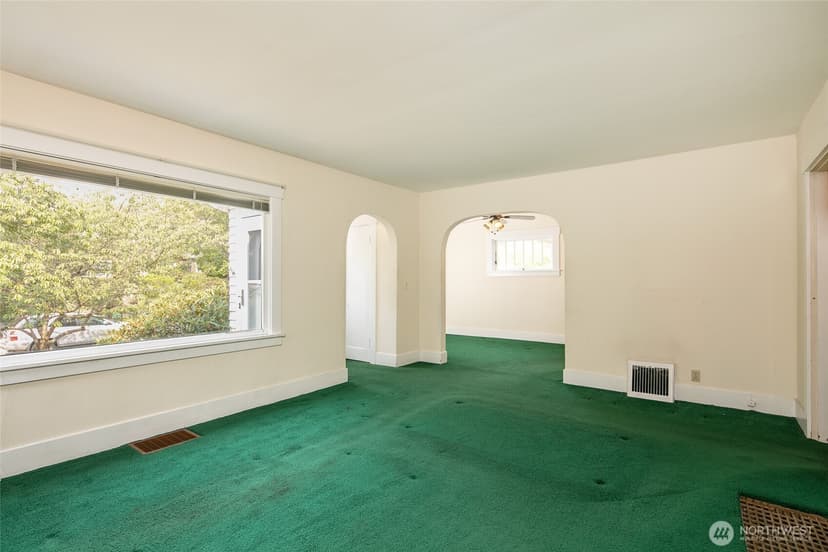 Property photo for 6016 34th Avenue NE, Seattle photo 2