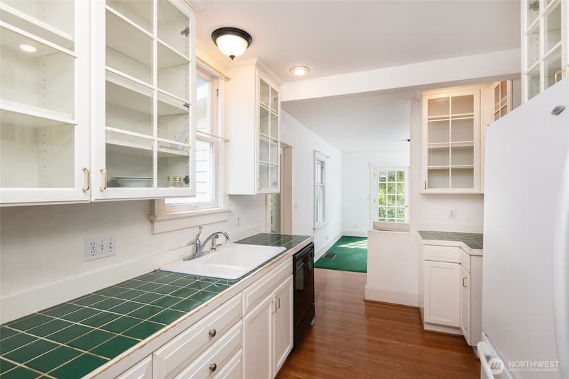 Property photo for 6016 34th Avenue NE, Seattle photo 6