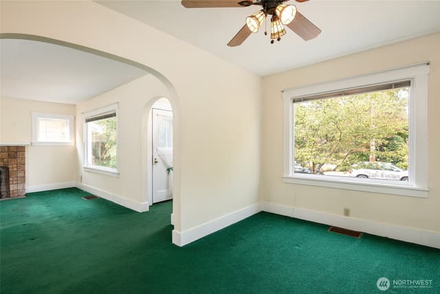 Property photo for 6016 34th Avenue NE, Seattle photo 3