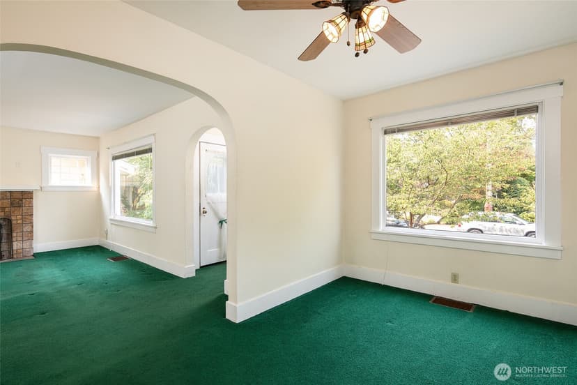 Property photo for 6016 34th Avenue NE, Seattle photo 3