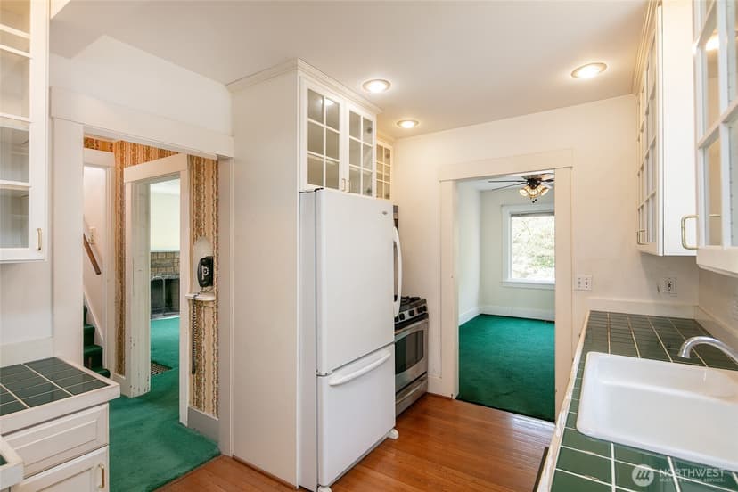 Property photo for 6016 34th Avenue NE, Seattle photo 7