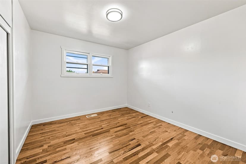 Property photo for 1422 115th Street S, Tacoma photo 10