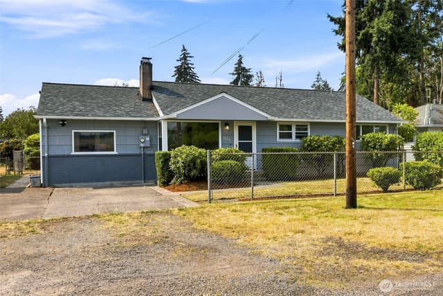 Property photo for 1422 115th Street S, Tacoma photo 2
