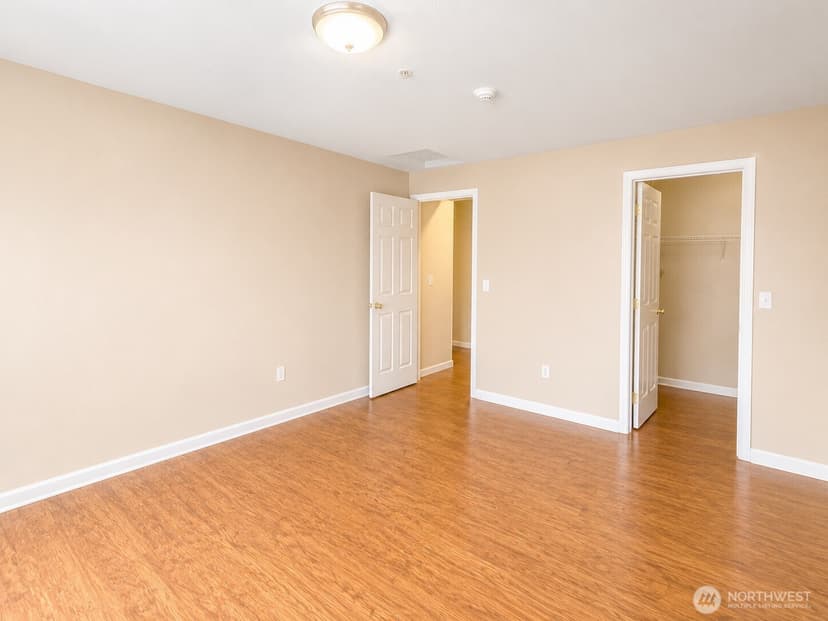 Property photo for 18523 68th Street #205, Kenmore photo 9