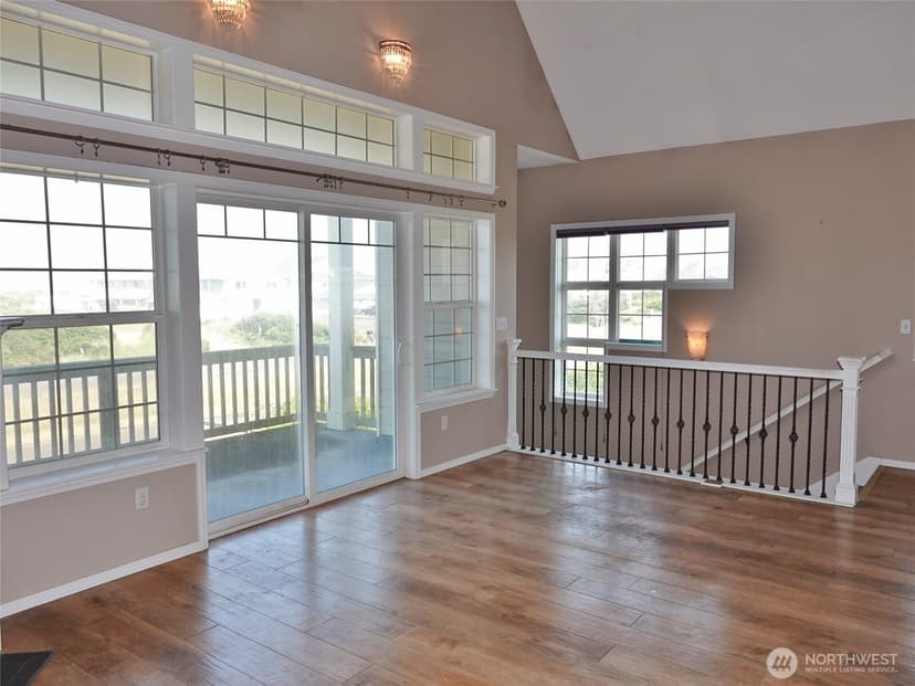 Property photo for 1066 Ocean Shores Boulevard SW, Ocean Shores photo 15