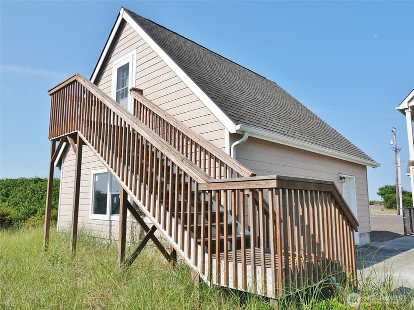 Property photo for 1066 Ocean Shores Boulevard SW, Ocean Shores photo 12