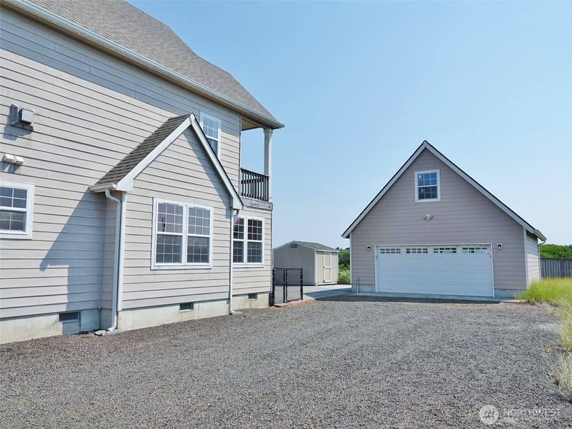 Property photo for 1066 Ocean Shores Boulevard SW, Ocean Shores photo 3