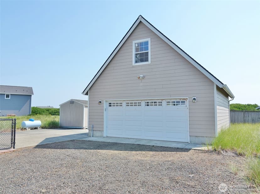Property photo for 1066 Ocean Shores Boulevard SW, Ocean Shores photo 9