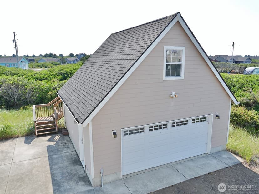 Property photo for 1066 Ocean Shores Boulevard SW, Ocean Shores photo 8