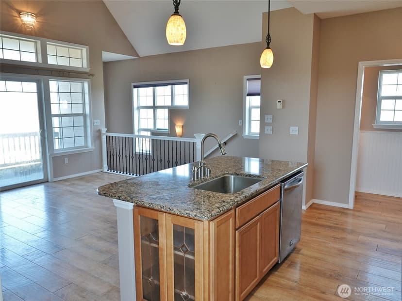 Property photo for 1066 Ocean Shores Boulevard SW, Ocean Shores photo 30
