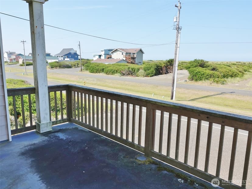 Property photo for 1066 Ocean Shores Boulevard SW, Ocean Shores photo 17