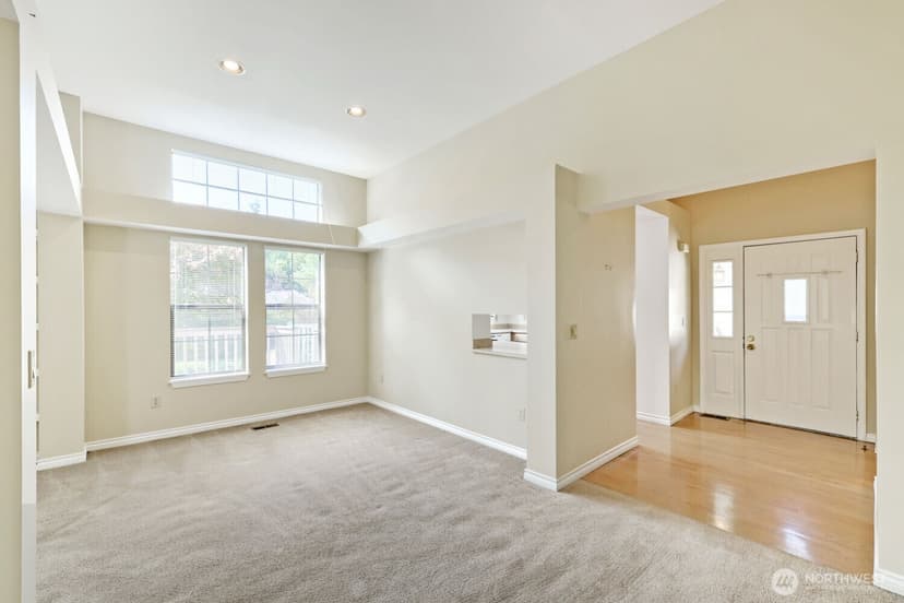 Property photo for 10063 Wallingford Avenue N, Seattle photo 6