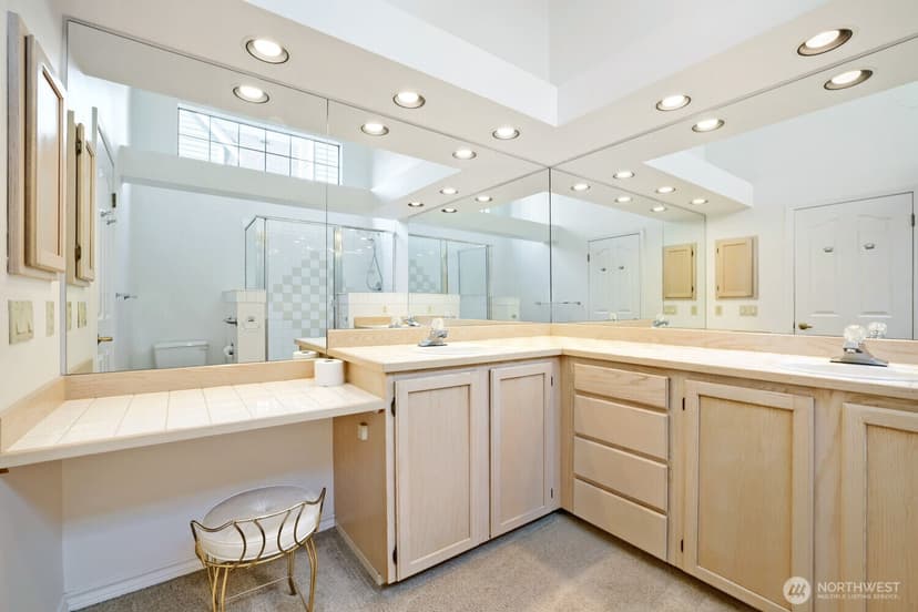Property photo for 10063 Wallingford Avenue N, Seattle photo 21