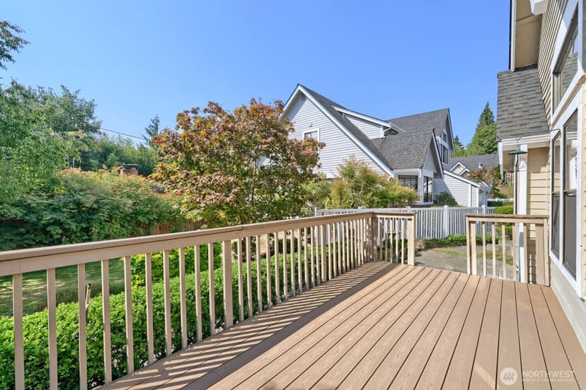 Property photo for 10063 Wallingford Avenue N, Seattle photo 28