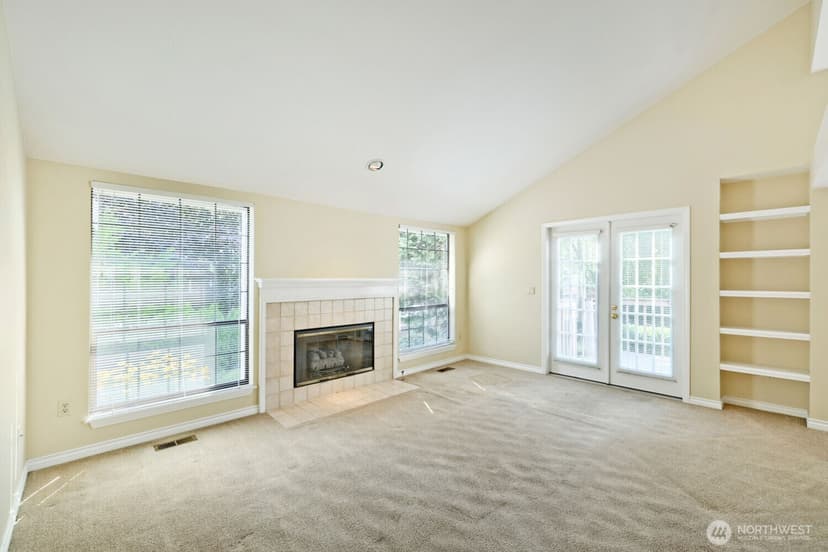 Property photo for 10063 Wallingford Avenue N, Seattle photo 10