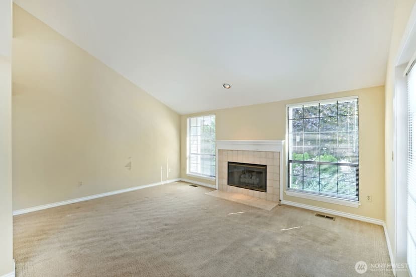 Property photo for 10063 Wallingford Avenue N, Seattle photo 11