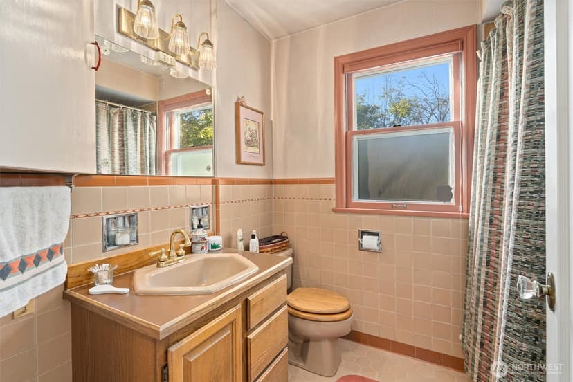 Property photo for 310 NW 75th Street, Seattle photo 13