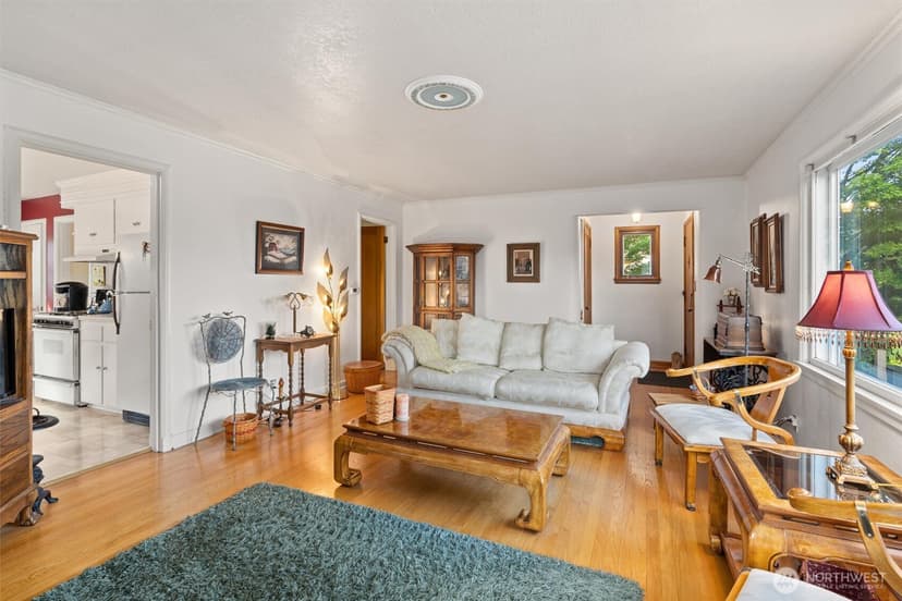 Property photo for 310 NW 75th Street, Seattle photo 4