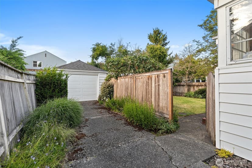 Property photo for 310 NW 75th Street, Seattle photo 26